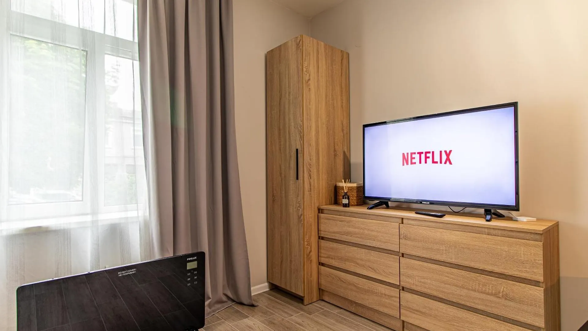 Stay Central: Urban Studio Gem Sofia Apartment